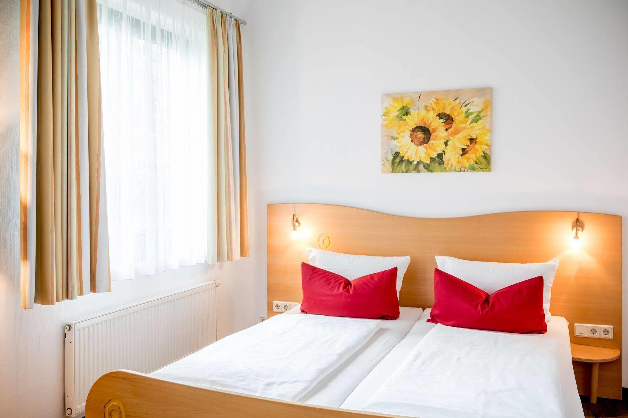 Aparthotel Магдебург Екстериор снимка